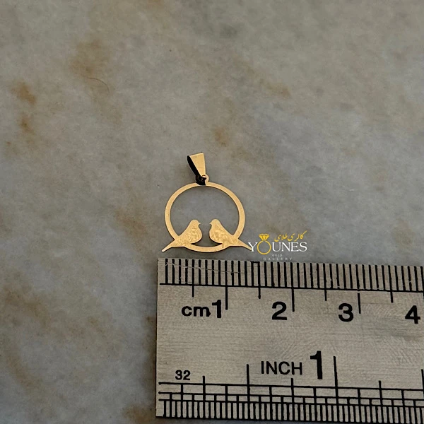 تصویر دوم آویز جوجه دایره ای طلا لیزری